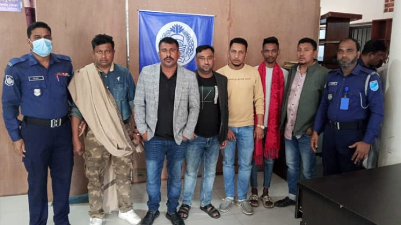 আড়াইহাজারে অপারেশন ডেভিল হান্টে যুবলীগ নেতাসহ গ্রেফতার ১৩