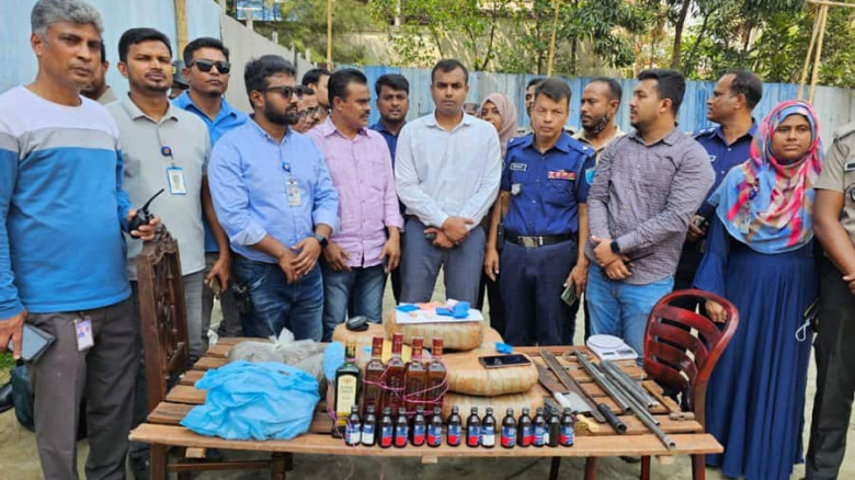 মাদক বিরোধী অভিযানে হামলা চালিয়ে ৪ মাদক ব্যবসায়ী ছিনতাই, আহত ৩