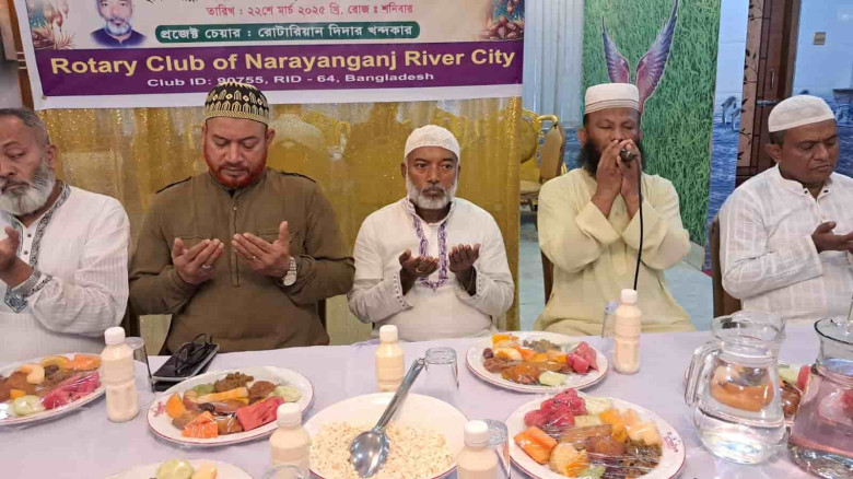 এতিম শিশুদের সাথে রোটারীয়ান দিদার খন্দকারের ইফতার মাহফিল