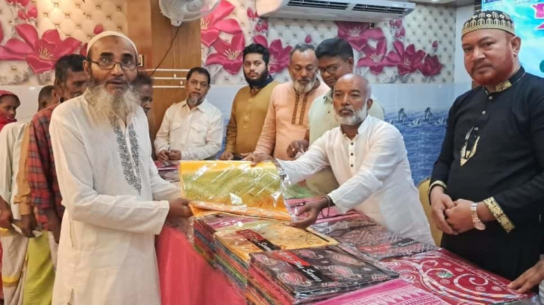 ৫ শতাধিক এতিম ও অসহায়দের ঈদ উপহার দিলেন দিদার খন্দকার