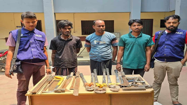 রূপগঞ্জে ডাকাতির প্রস্তুতিকালে ৩ ডাকাত গ্রেপ্তার